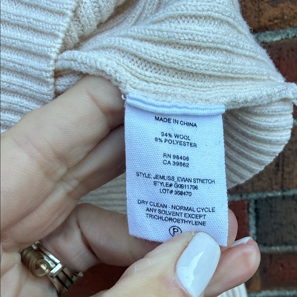 Theory Jemliss Evian Stretch Wool Cold Shoulder Turtleneck Sweater - Size P - Picture 4 of 6